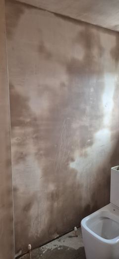 Newly plastered room drying out before decoration